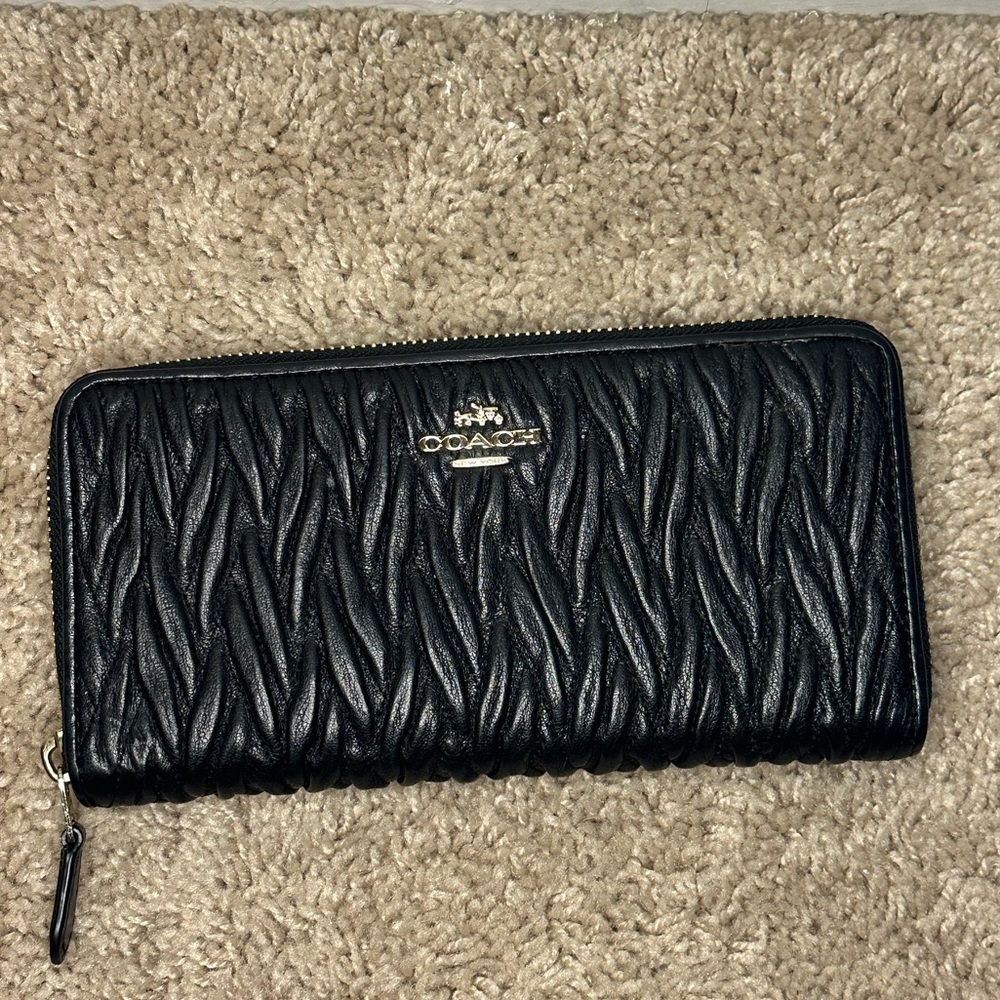 Black Coach Zipper Wallet